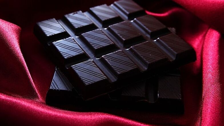 dunkle Schokolade auf einer Kefir-Diät